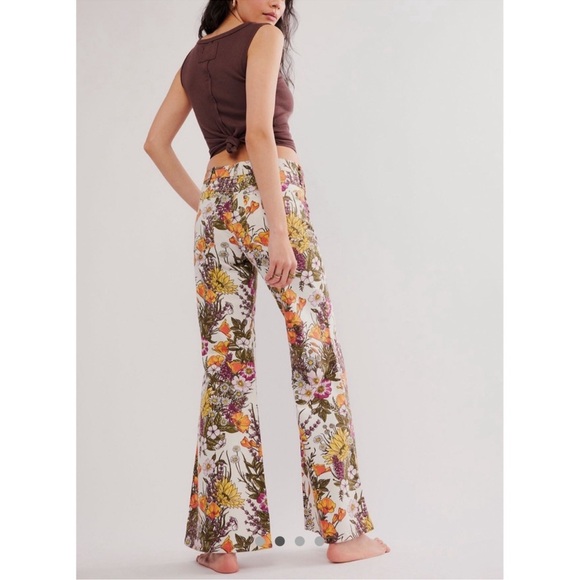 WRANGLER ANTHROPOLOGIE WANDERER FLORAL BOHO BOHEMIAN 70S FEMININE FLARE JEANS - Picture 11 of 16